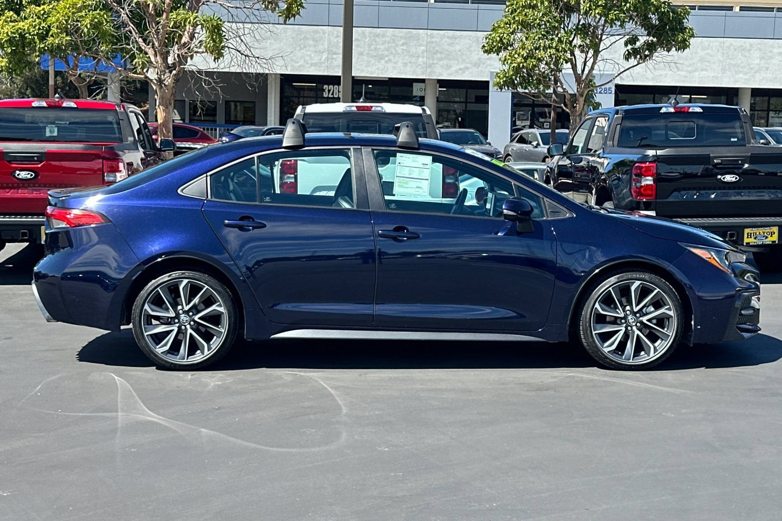 Used 2020 Toyota Corolla XSE FWD image 4