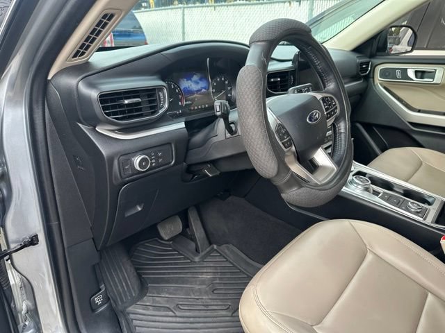 Certified 2021 Ford Explorer XLT w/ Equipment Group 202A AWD/4WD image 12