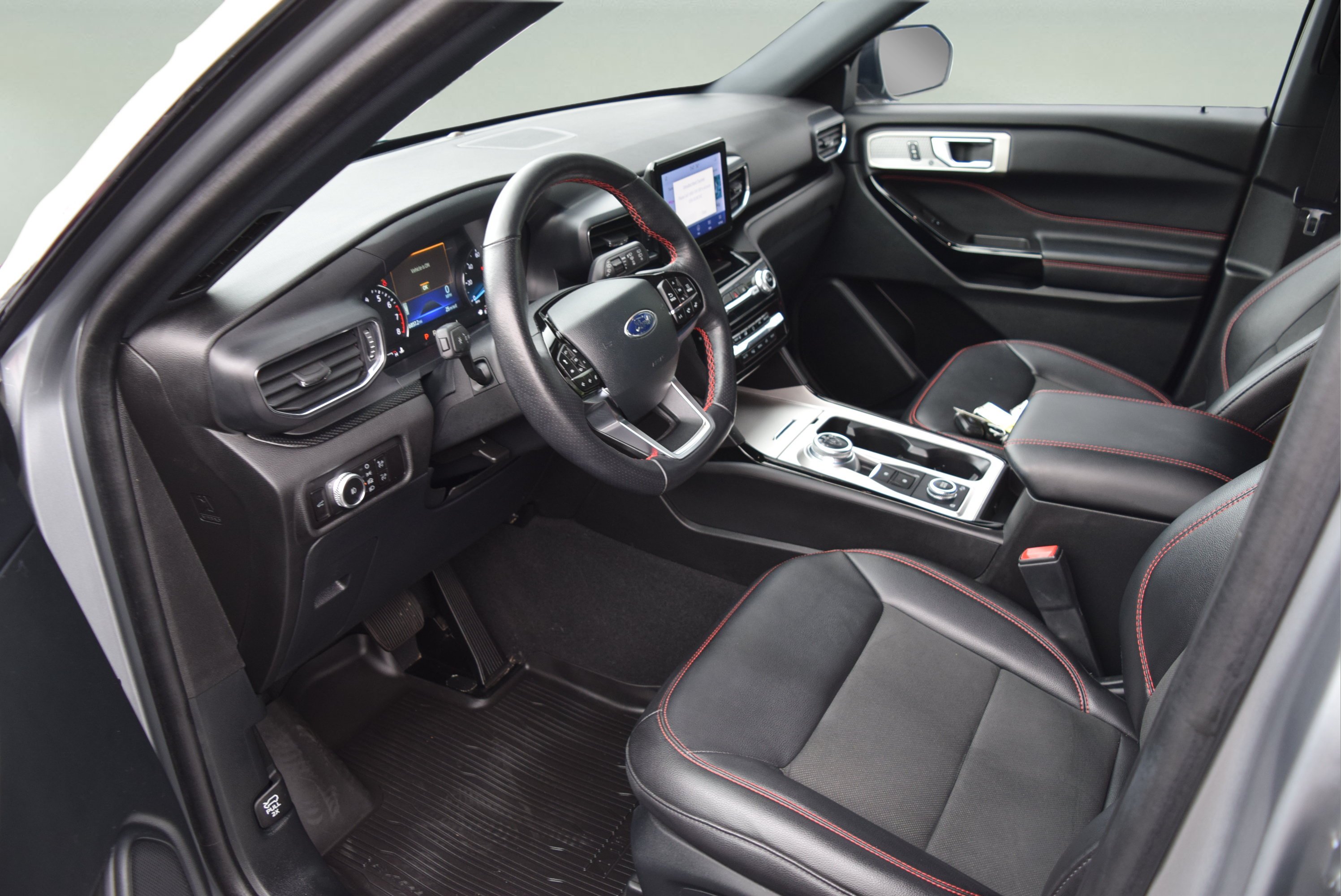 Certified 2023 Ford Explorer ST-Line AWD/4WD image 10