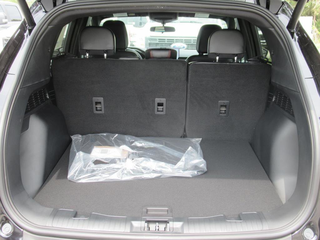 Certified 2025 Ford Escape ST-Line w/ Tech Pack #1 image 16