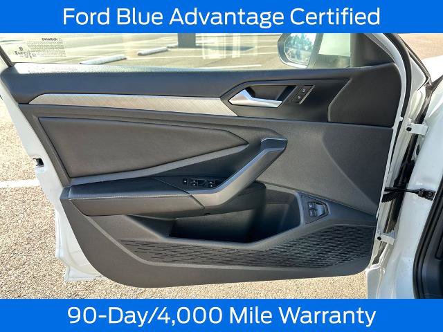 Used 2024 Volkswagen Jetta SE FWD image 12