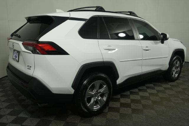 Used 2025 Toyota RAV4 XLE AWD/4WD image 3