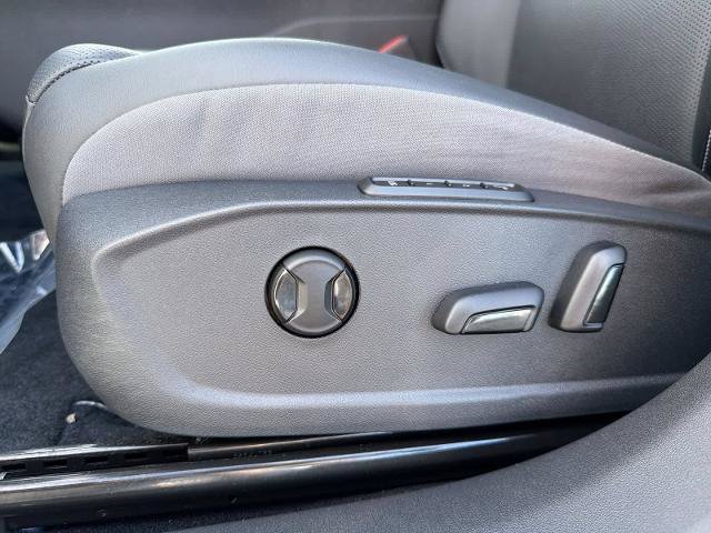 Used 2023 Volkswagen ID.4 Pro S AWD/4WD image 18