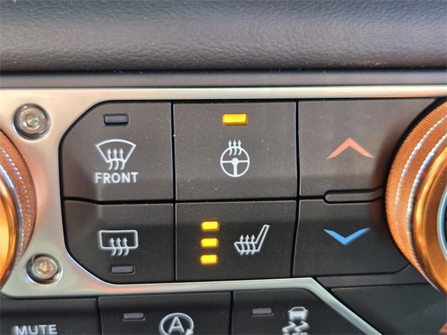 Used 2025 Jeep Gladiator Mojave w/ Convenience Group image 27