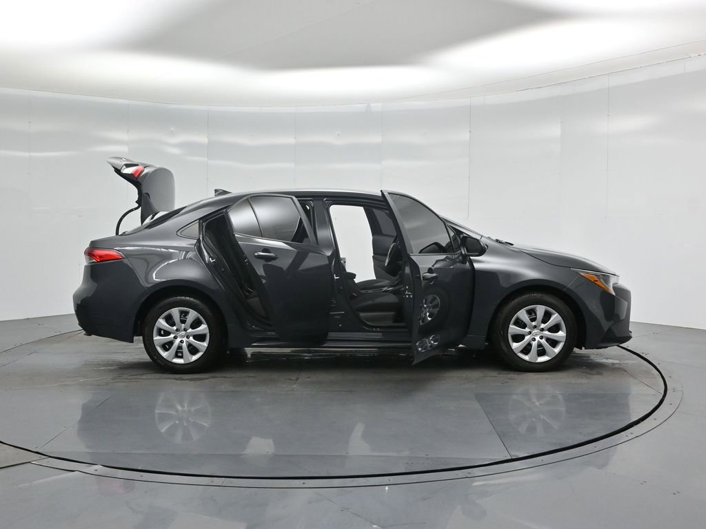 Used 2024 Toyota Corolla LE image 4