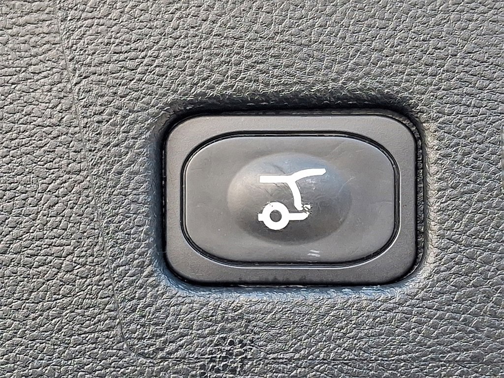 Certified 2022 Ford Edge SEL w/ Convenience Package image 29