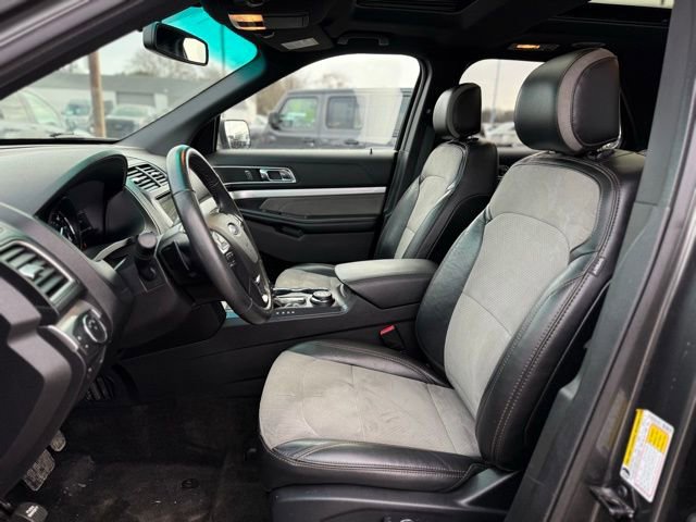 Certified 2017 Ford Explorer XLT w/ Equipment Group 202A image 11