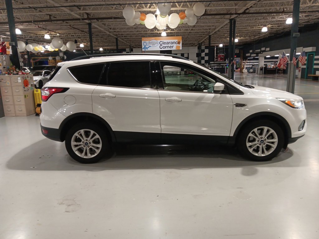 Certified 2018 Ford Escape SEL w/ Ford Safe & Smart Package AWD/4WD image 10