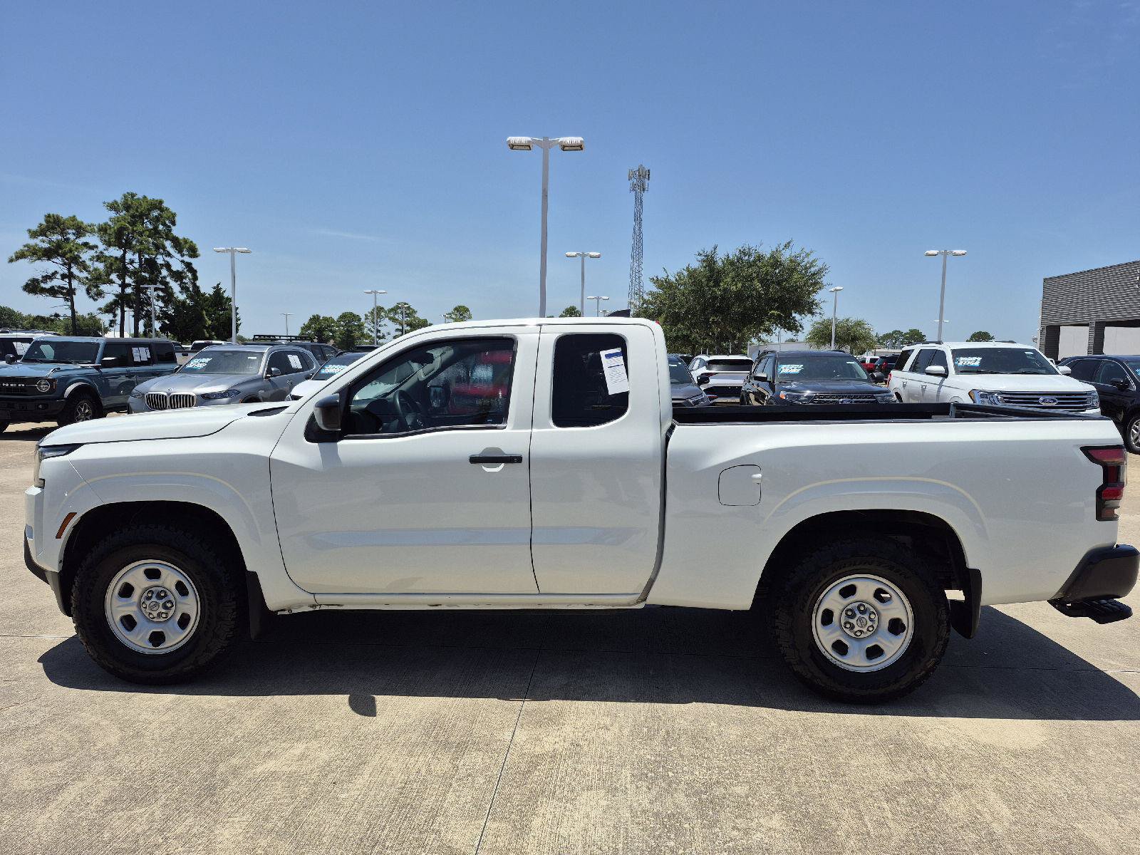 Used 2023 Nissan Frontier S w/ Technology Package RWD image 13