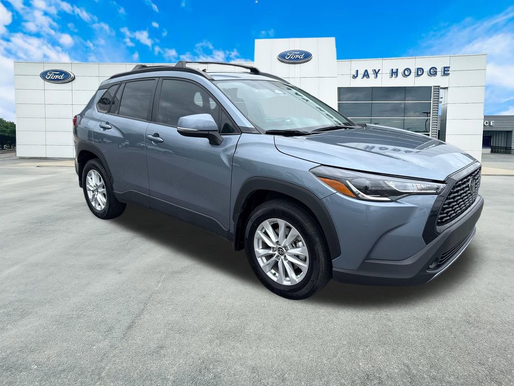 Used 2024 Toyota Corolla Cross LE FWD image 1