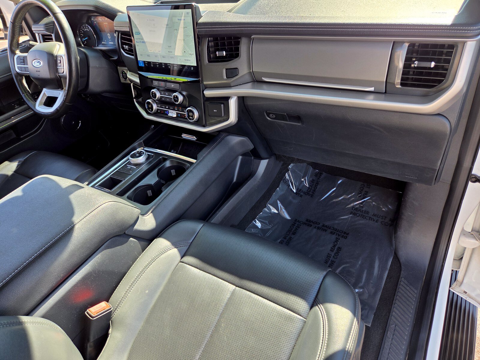 Certified 2024 Ford Expedition XLT RWD image 17