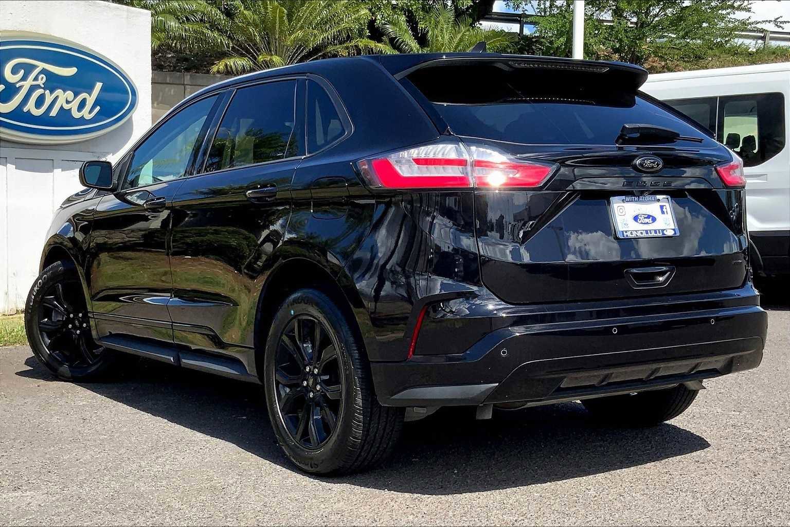 Certified 2022 Ford Edge SE w/ Black Appearance Package image 4