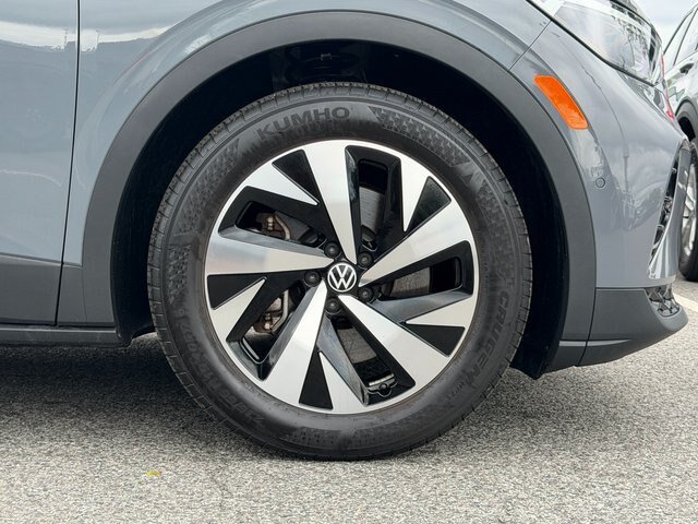 Used 2024 Volkswagen ID.4 2WD image 24