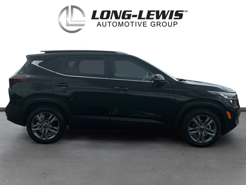 Used 2023 Kia Seltos S w/ Navigation Package FWD image 8