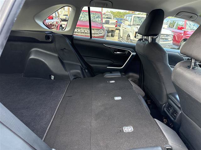 Used 2020 Toyota RAV4 XLE FWD image 20