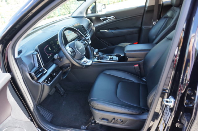 Used 2025 Kia Sportage EX w/ Premium Package FWD image 19