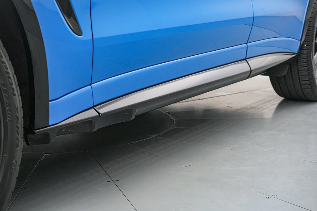 Used 2023 Jaguar F-PACE SVR image 17