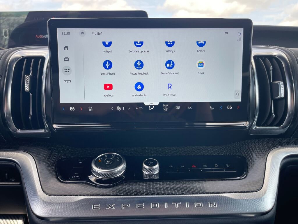 Certified 2025 Ford Expedition Max Platinum w/ Stealth Performance Package image 19