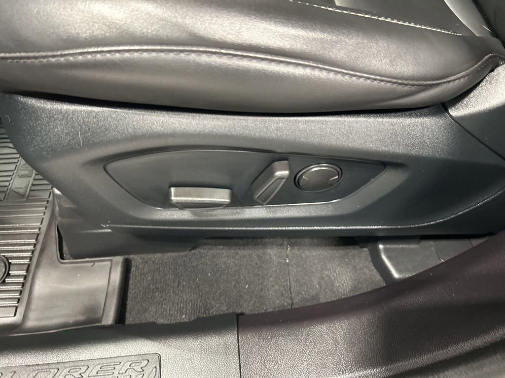 Certified 2022 Ford Explorer XLT w/ Equipment Group 202A image 13