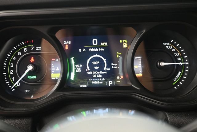 Used 2025 Jeep Wrangler Unlimited Sahara AWD/4WD image 8
