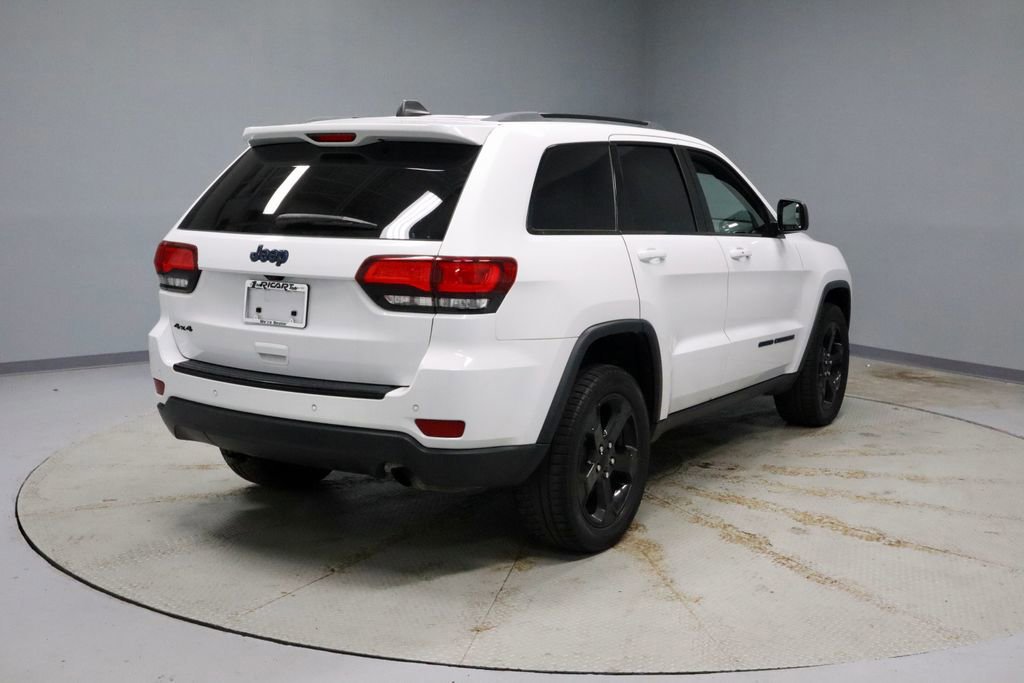 Used 2018 Jeep Grand Cherokee Laredo image 5