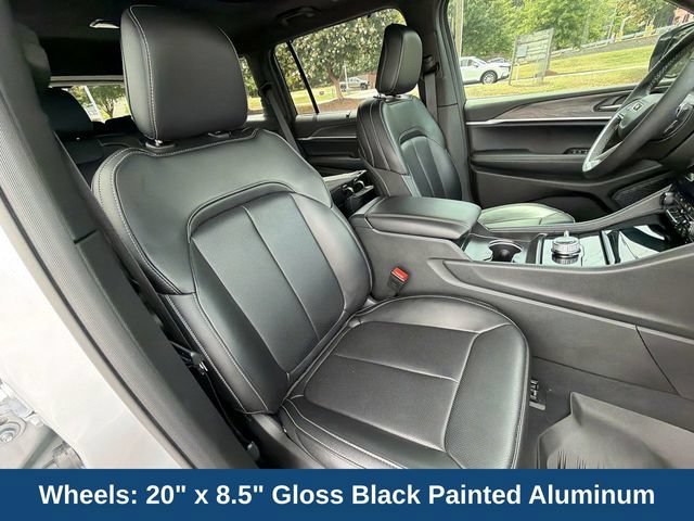 Used 2025 Jeep Grand Cherokee L Limited w/ Luxury Tech Group II AWD/4WD image 30