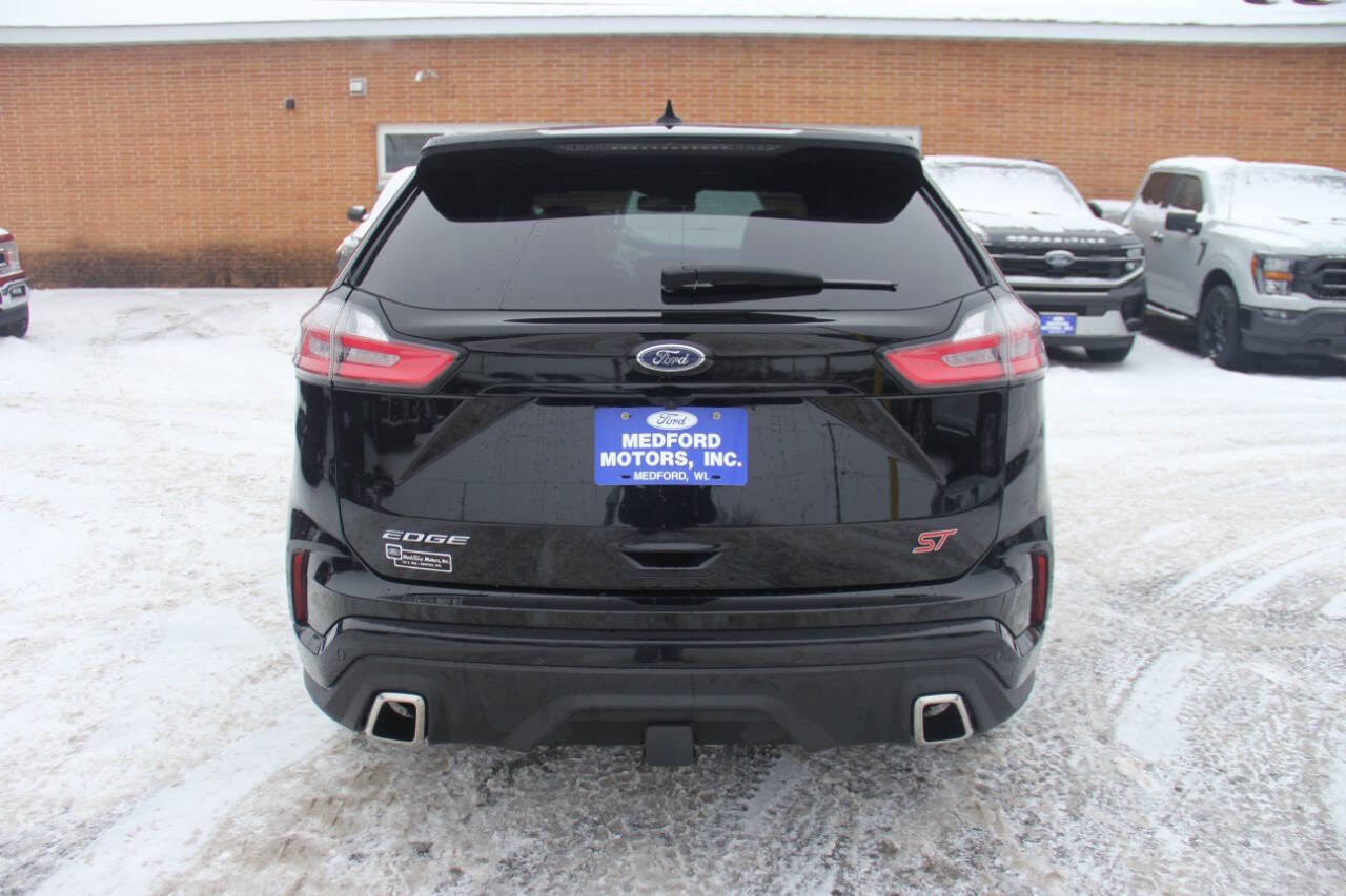 Certified 2020 Ford Edge ST w/ Equipment Group 401A image 3