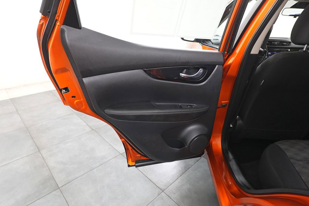 Used 2021 Nissan Rogue Sport SV image 22