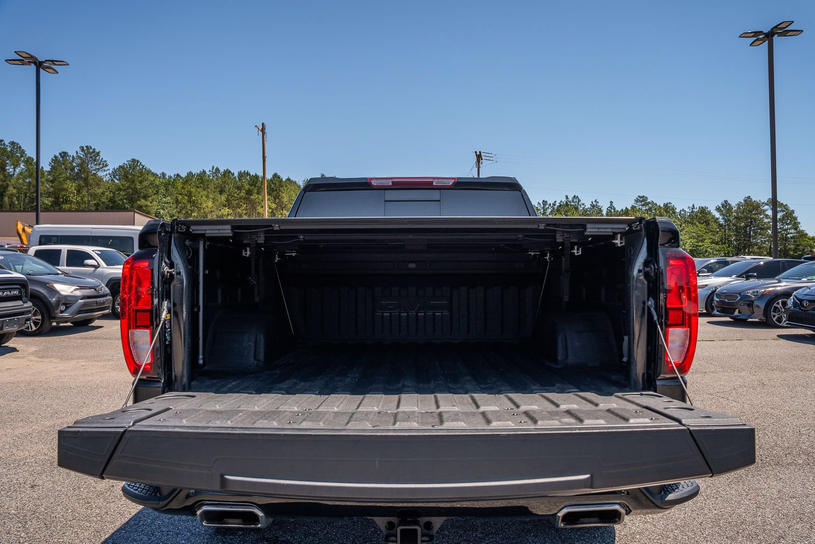 Used 2022 GMC Sierra 1500 Elevation w/ Elevation Premium Package AWD/4WD image 16