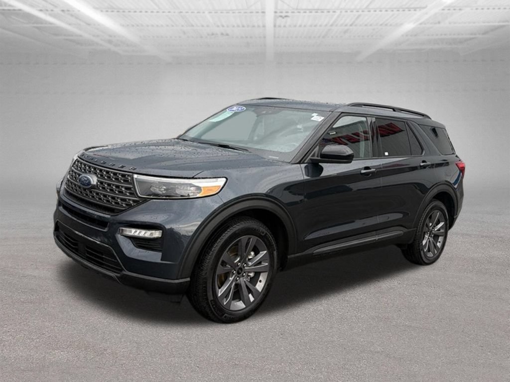 Certified 2023 Ford Explorer XLT w/ Equipment Group 202A AWD/4WD image 4