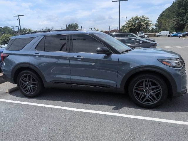 Certified 2025 Ford Explorer ST AWD/4WD image 5