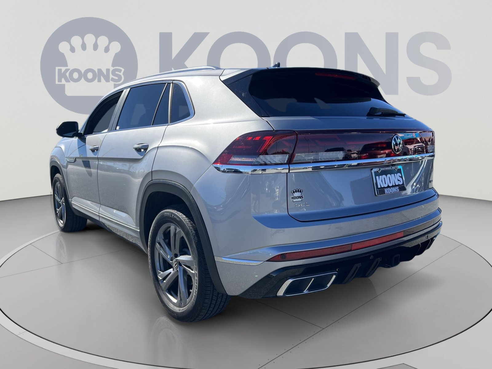Used 2024 Volkswagen Atlas Cross Sport SEL R-Line AWD/4WD image 4