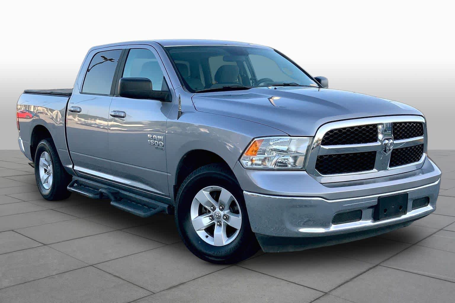 Used 2021 RAM 1500 Classic SLT RWD image 3