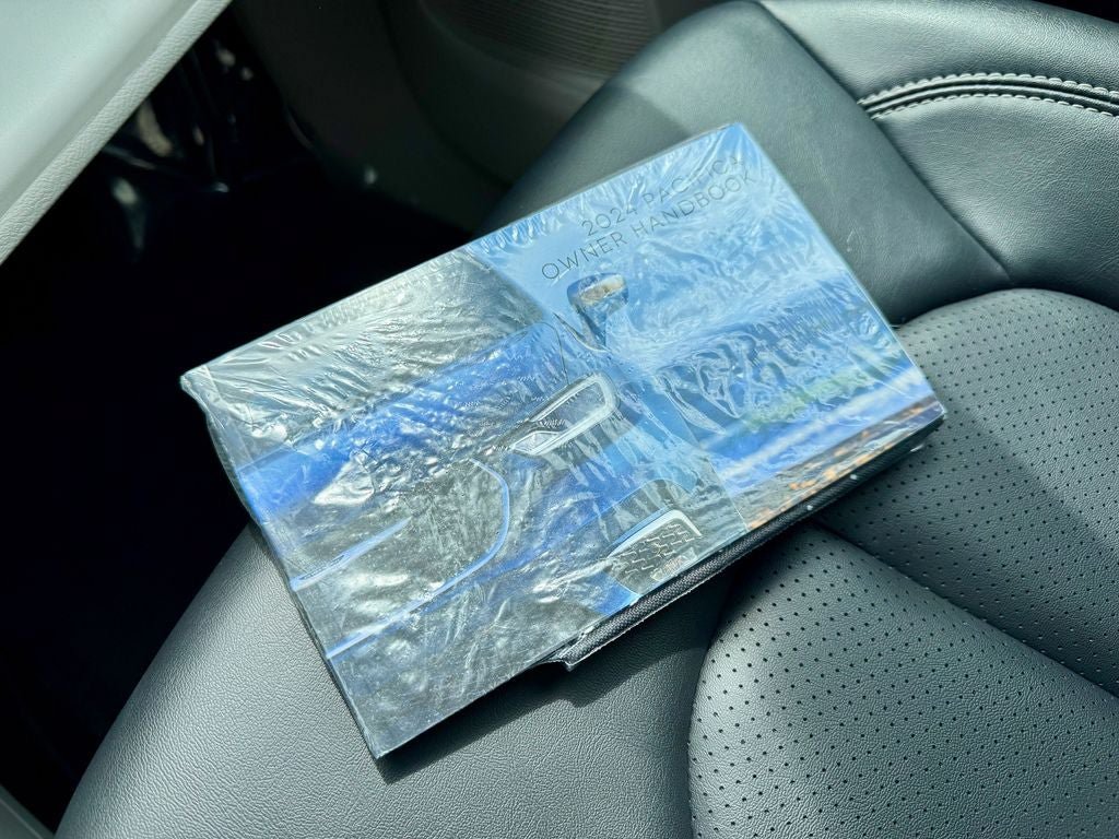 Used 2024 Chrysler Pacifica Touring-L FWD image 42