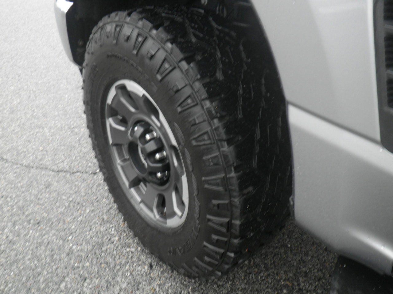 Certified 2024 Ford F350 XLT w/ Tremor Off-Road Package image 14