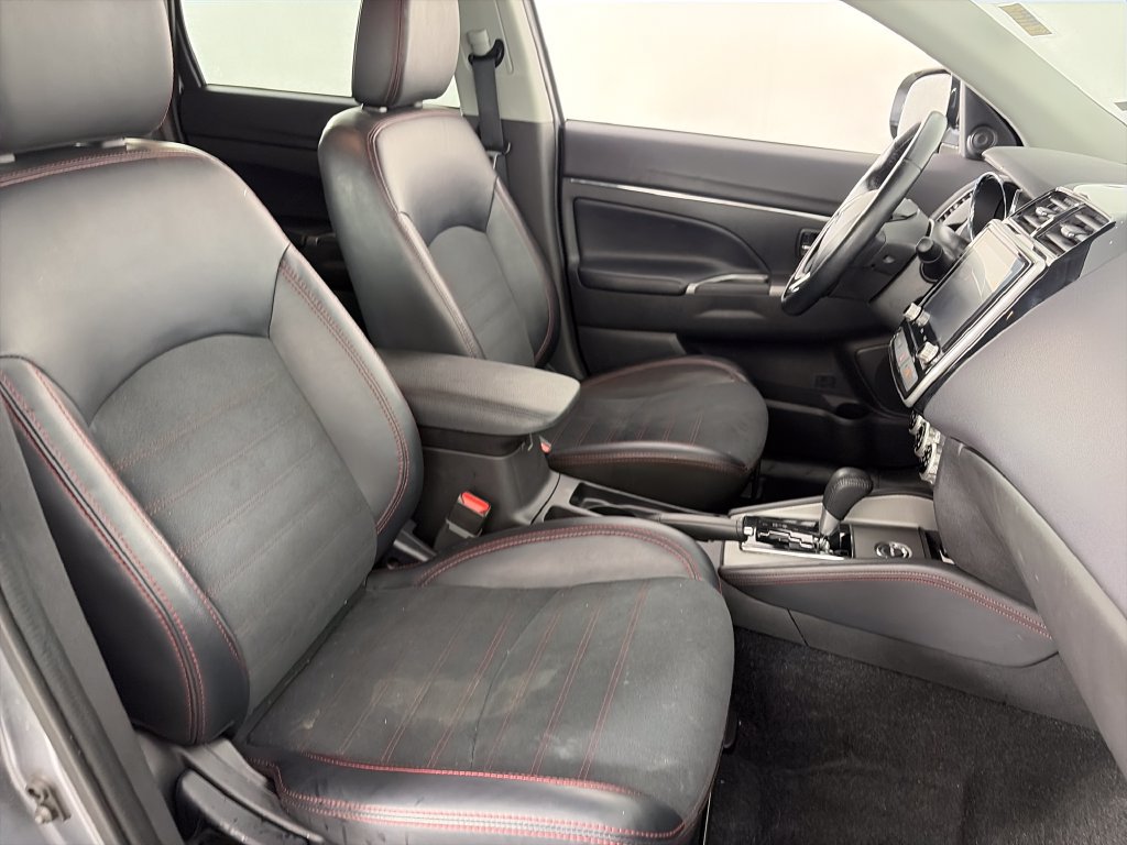 Used 2024 Mitsubishi Outlander Sport SE AWD/4WD image 29