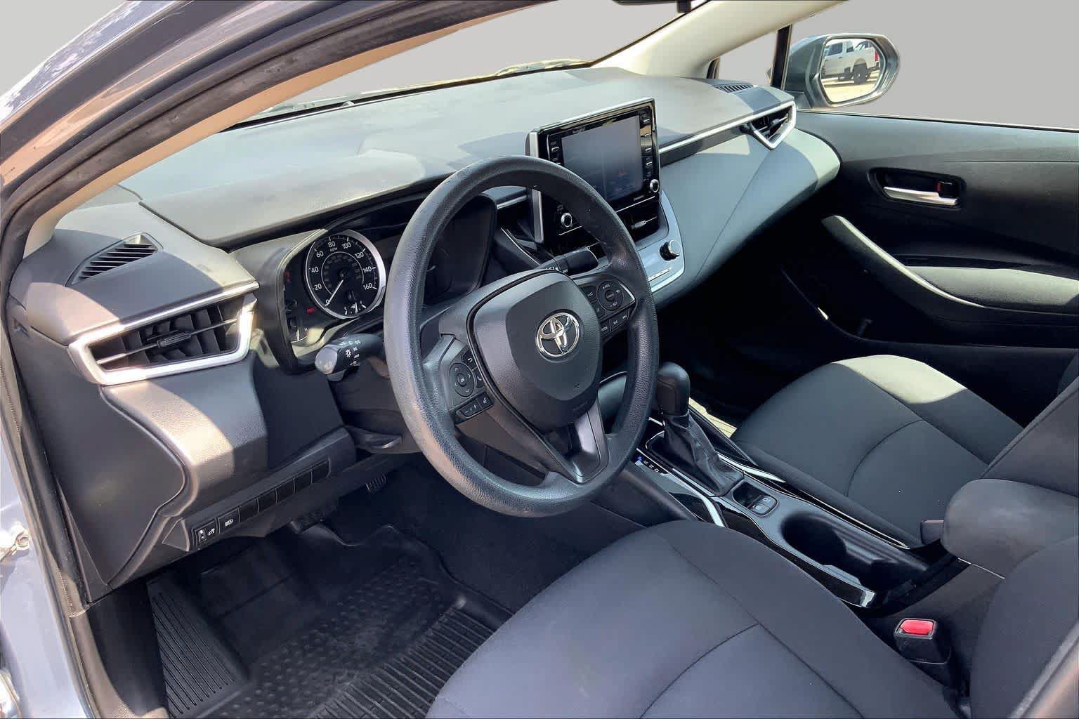 Used 2021 Toyota Corolla LE FWD image 17