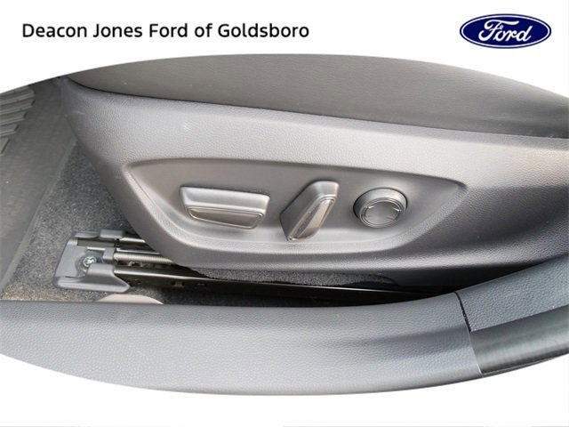 Used 2024 Toyota Prius Prime XSE Premium image 17