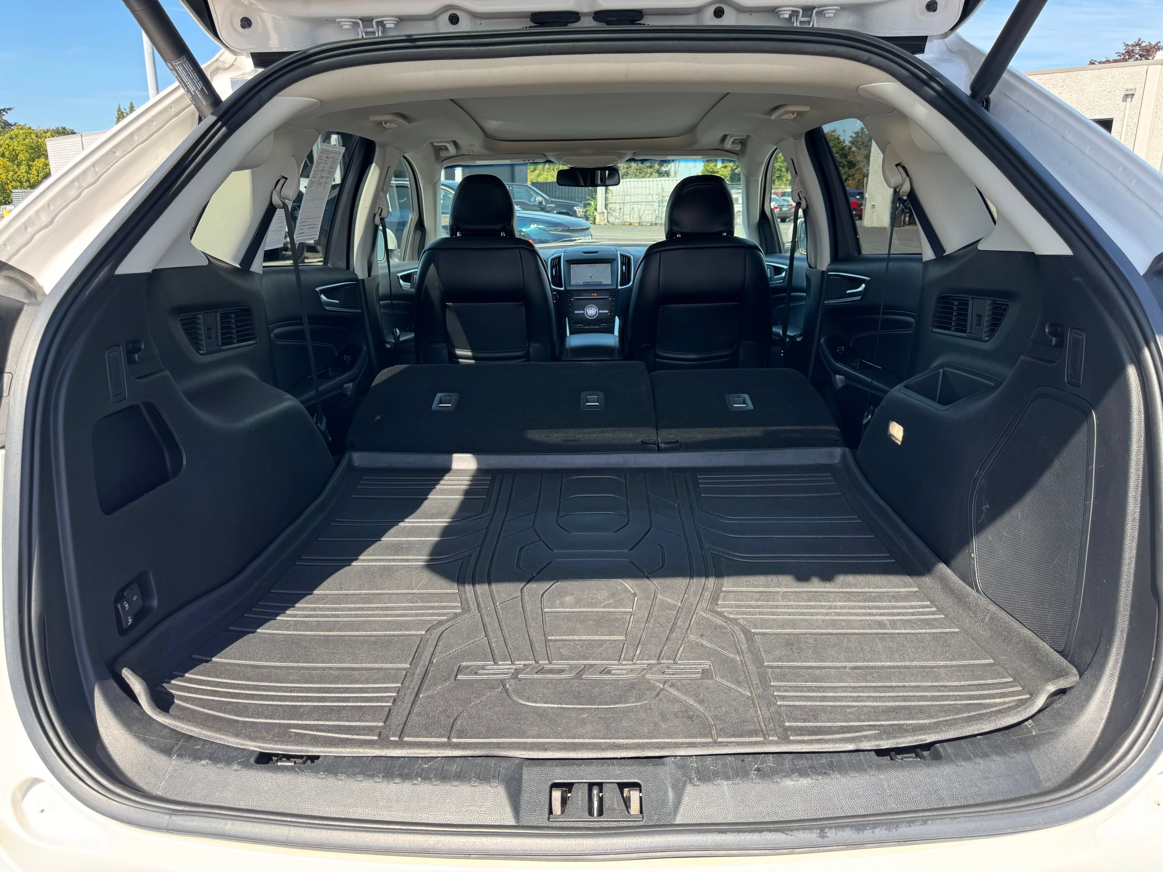 Certified 2019 Ford Edge Titanium w/ Equipment Group 301A AWD/4WD image 34