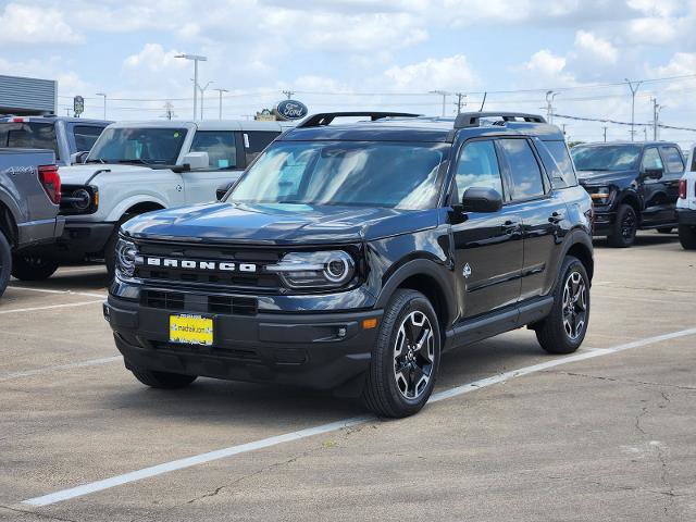 Certified 2023 Ford Bronco Sport Outer Banks w/ Tech Package AWD/4WD image 3