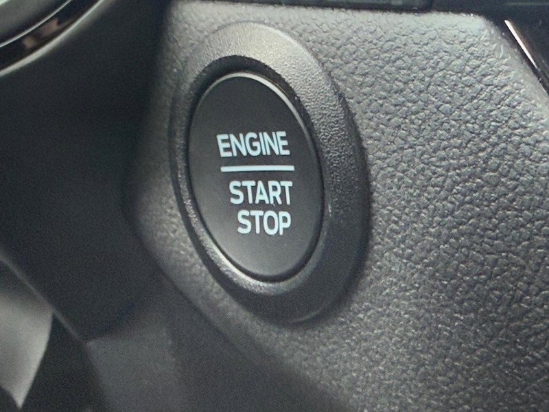 Certified 2025 Ford Escape ST-Line w/ Equipment Group 301A image 23