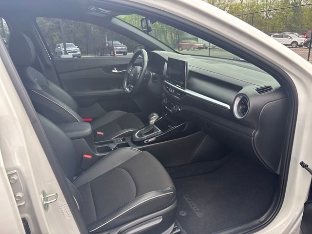 Used 2023 Kia Forte GT-Line w/ GT-Line Premium Package image 9