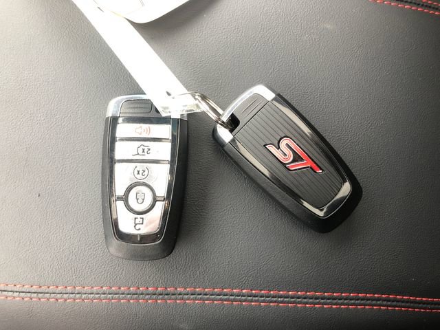 Certified 2025 Ford Explorer ST image 31