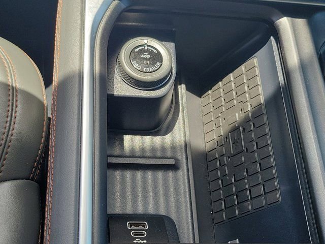 Certified 2025 Ford Expedition Max Active AWD/4WD image 32