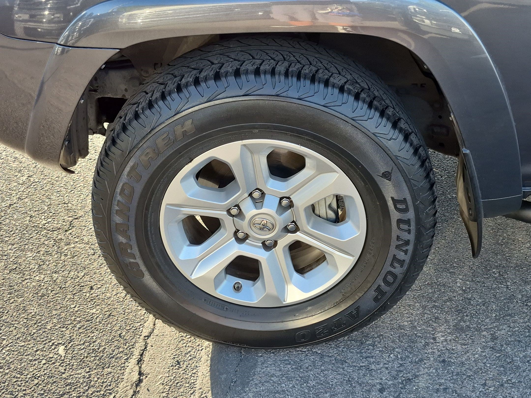 Used 2021 Toyota 4Runner SR5 Premium w/ Moonroof Package AWD/4WD image 14