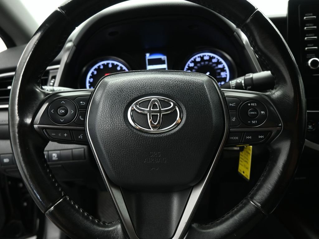 Used 2022 Toyota Camry SE image 12
