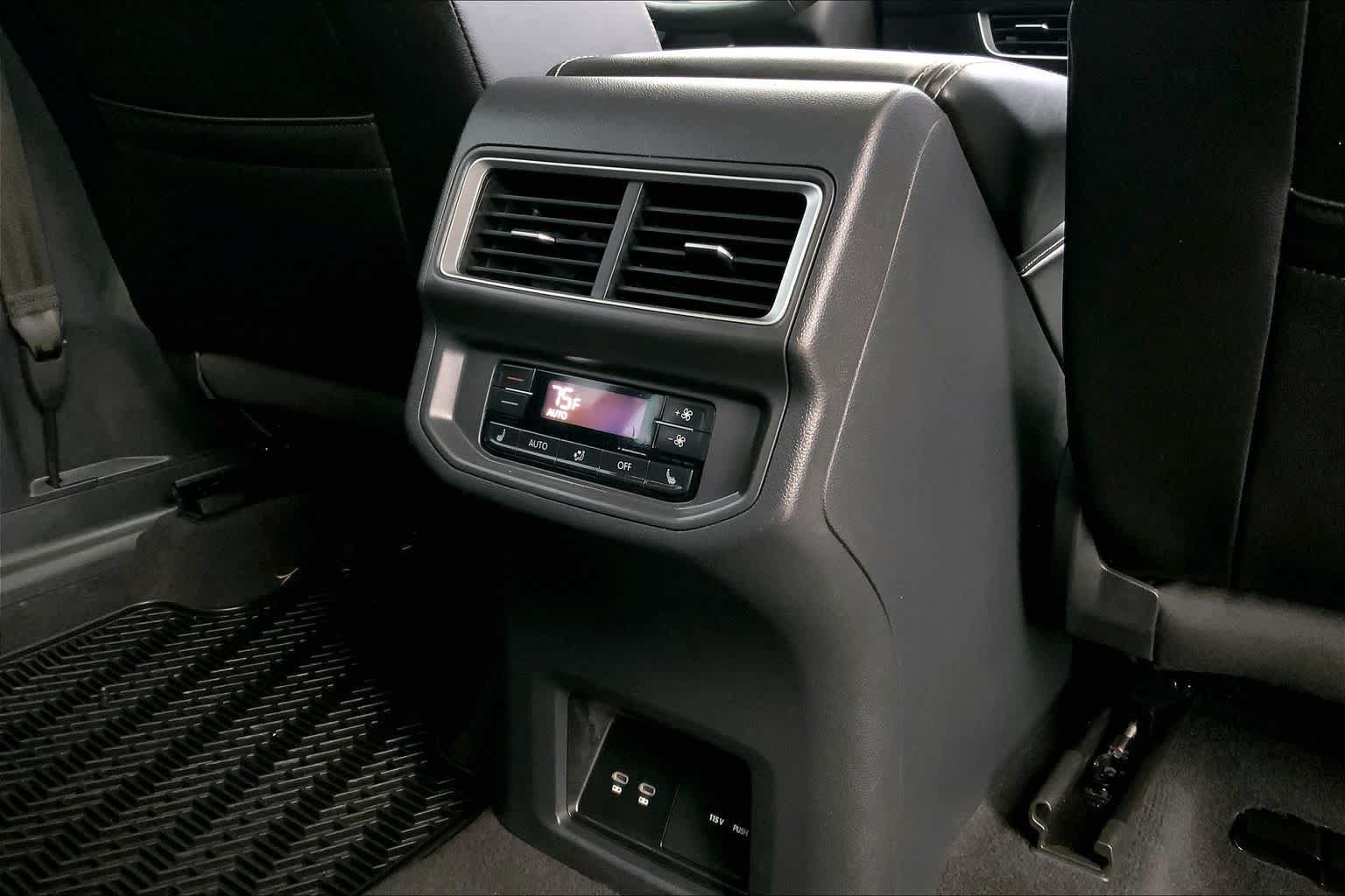 Used 2024 Volkswagen Atlas SEL Premium R-Line AWD/4WD image 33