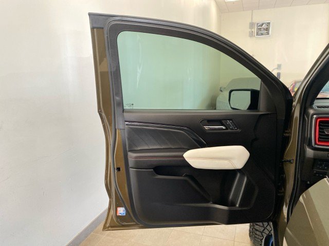 Used 2023 GMC Canyon AT4X AWD/4WD image 15