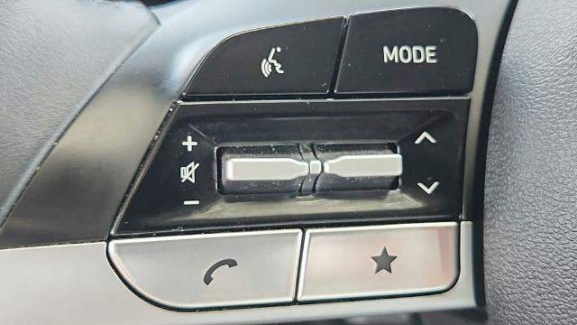 Used 2025 Hyundai Elantra SEL FWD image 25