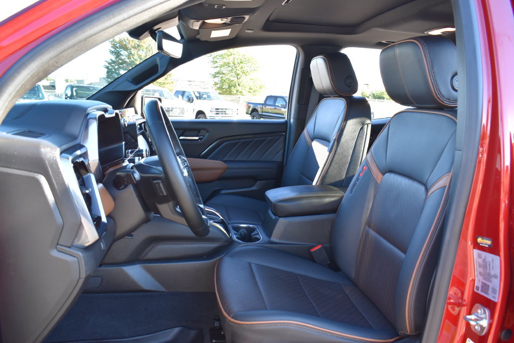 Used 2025 GMC Canyon AT4 w/ Technology Plus Package AWD/4WD image 28